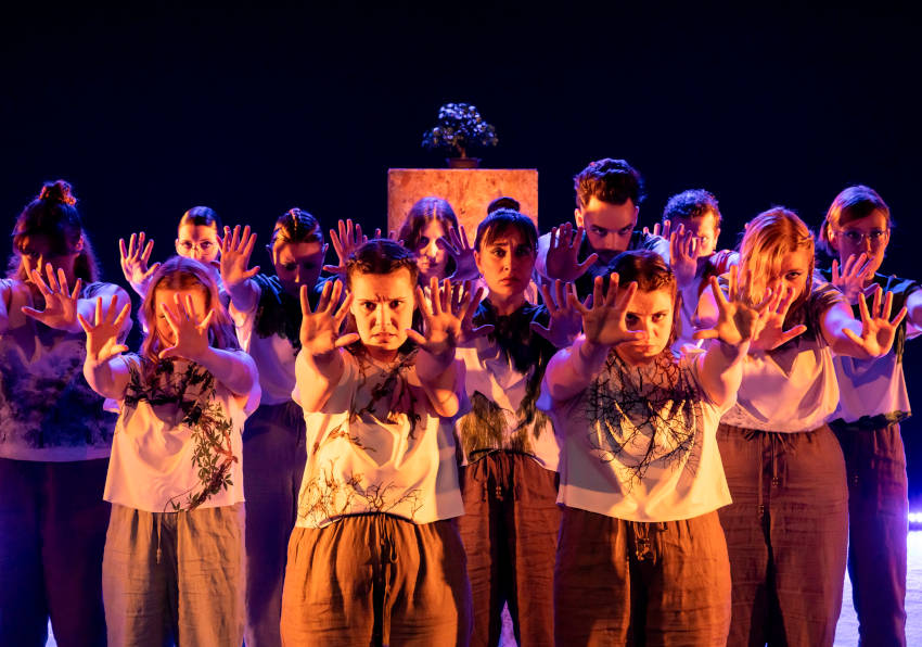 Scene of last year’s Escena Erasmus performance at the UV, 'Qui sóc jo quan ningu em mira' MIGUEL LORENZO