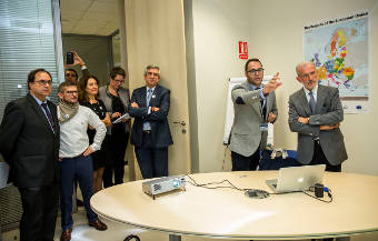 Las autoridades han visitado las oficinas de Interact en el edificio de la Fundació General de la Universitat de València.