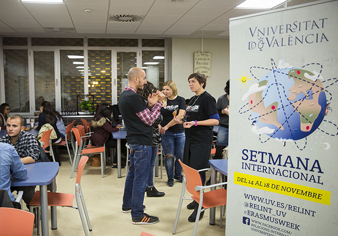 Una edició anterior d'informació del programa Erasmus
