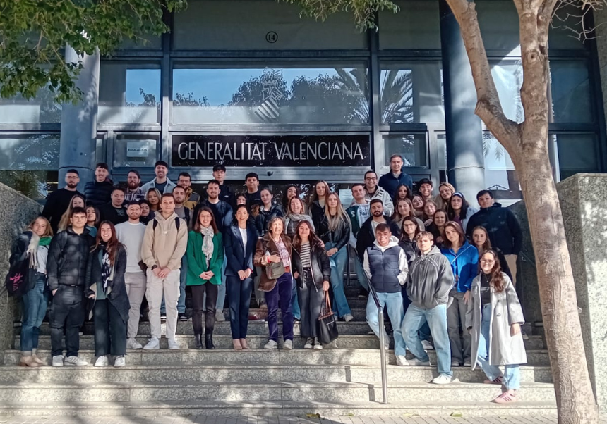 Estudiantes Grado visitan Agencia Tributaria