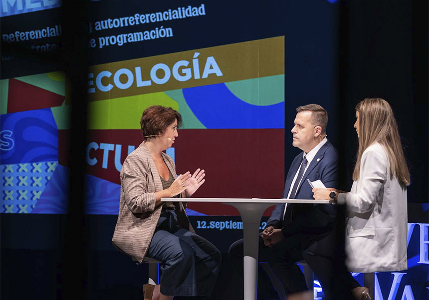 Imatge d'una taula rodona