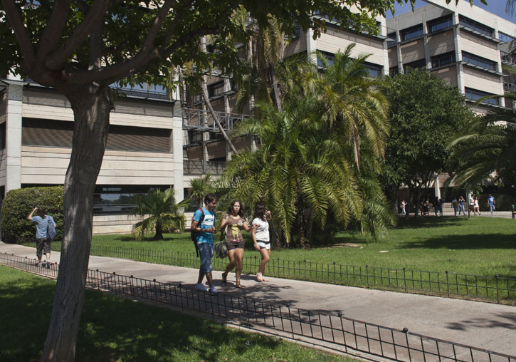 Facultat de Farmàica, on se celebra la reunió.