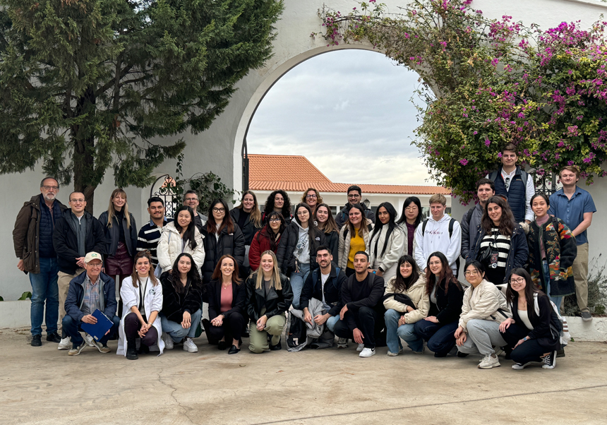 Group foto at the door of