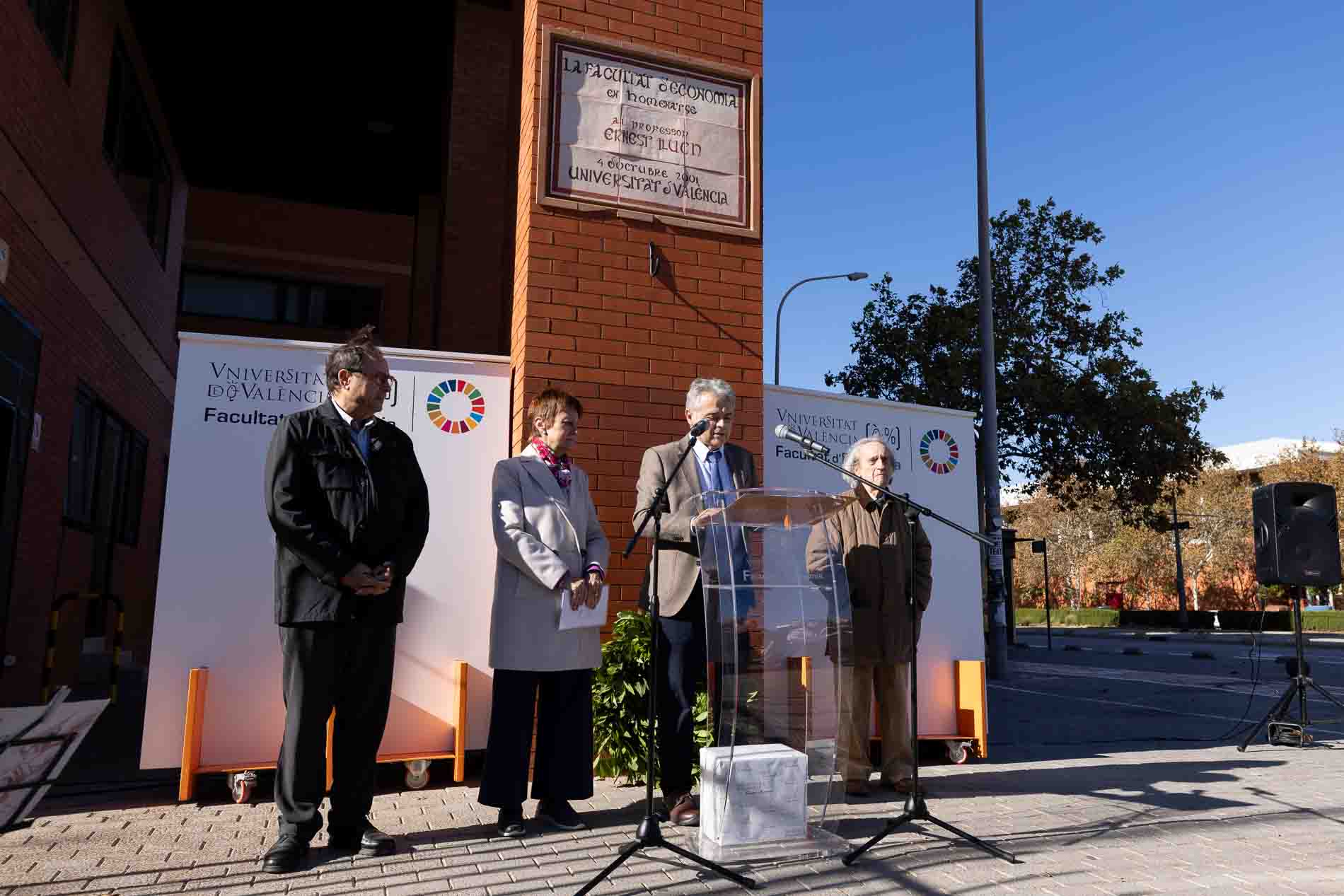 La Universidad rinde homenaje a Ernest Lluch