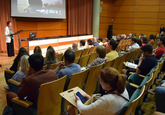 La rectora, durant el seminari.