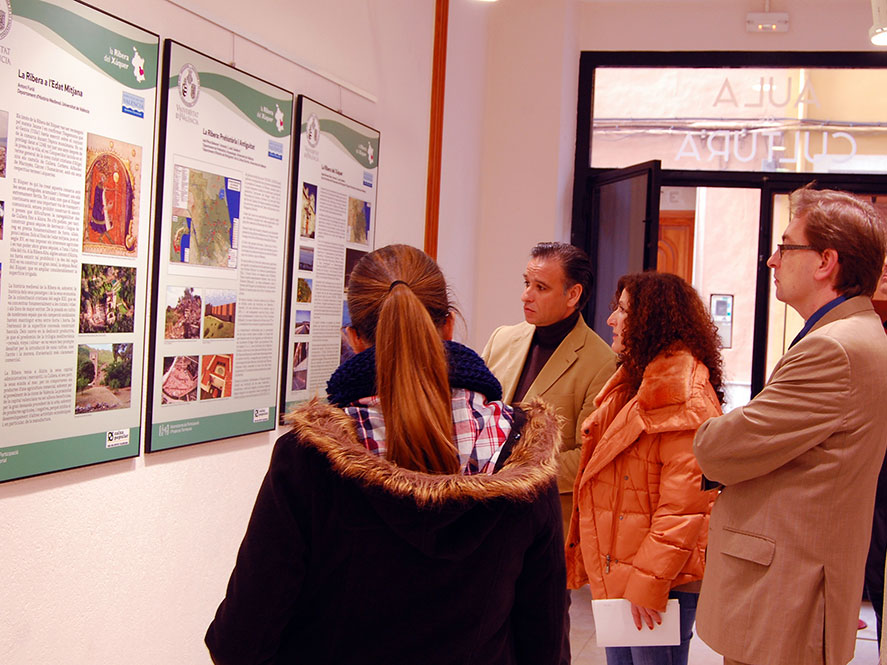 Exposicions itinerants de la Universitat de València s'inauguren a Requena, Sollana, Ontinyent i Rafelcofer