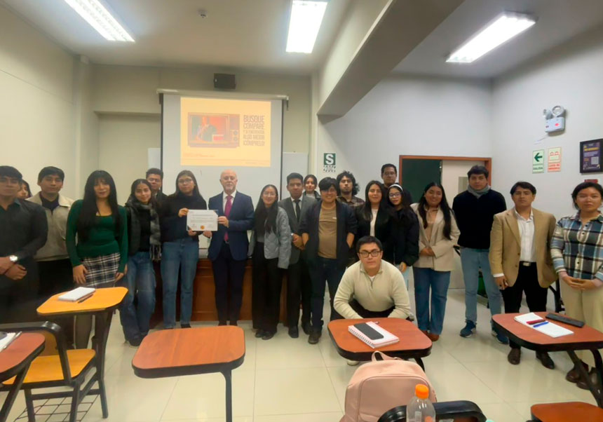 El Prof. Carlos Esplugues imparte conferencia en la Universidad Nacional Mayor de San Marcos, en Lima (Perú)