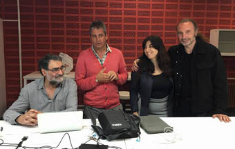 Joan Fontcuberta (esquerra), al taller d'Història.