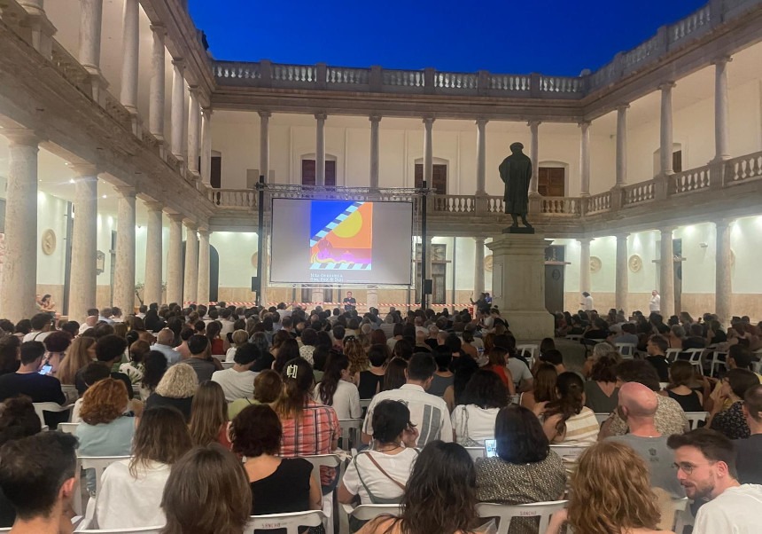 Nits de Cinema 2024 celebradas en el Claustro de la UV.