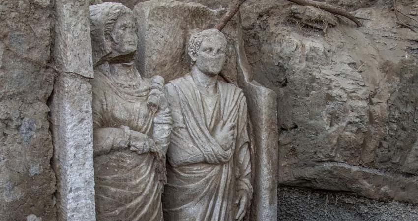 Relleu escultòric funerari