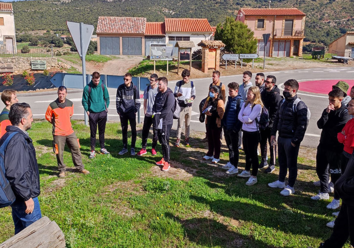 Estudiantat de la Universitat de València, hui divendres en la comarca del Racó d’Ademús.