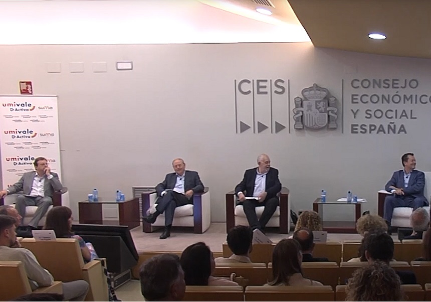 Presentació de l’informe a Madrid, amb Lorenzo Serrano i José María Peiró.