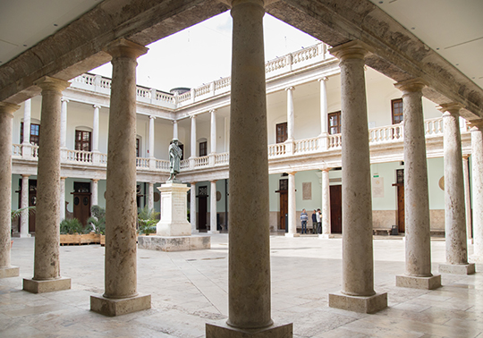 Cloister of La Nau.