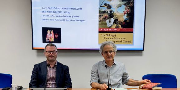 Andrea Bombi i David R. M. Irving a la Facultat de Geografia i Història UV. - imatge 0