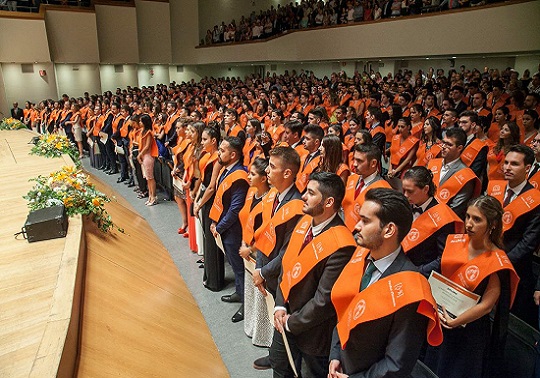 Ajornat l'acte de graduació de Màsters de la Facultat d'Economia