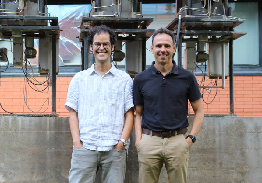 Los investigadores Jorge Peñarrubia (CSIC) (izquierda) e Iván Agulló (UV).