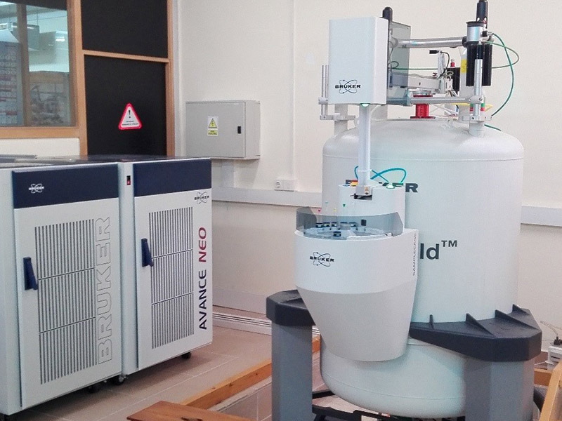 500MHz NMR spectrometer