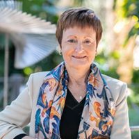 Rectora María Vicenta Mestre