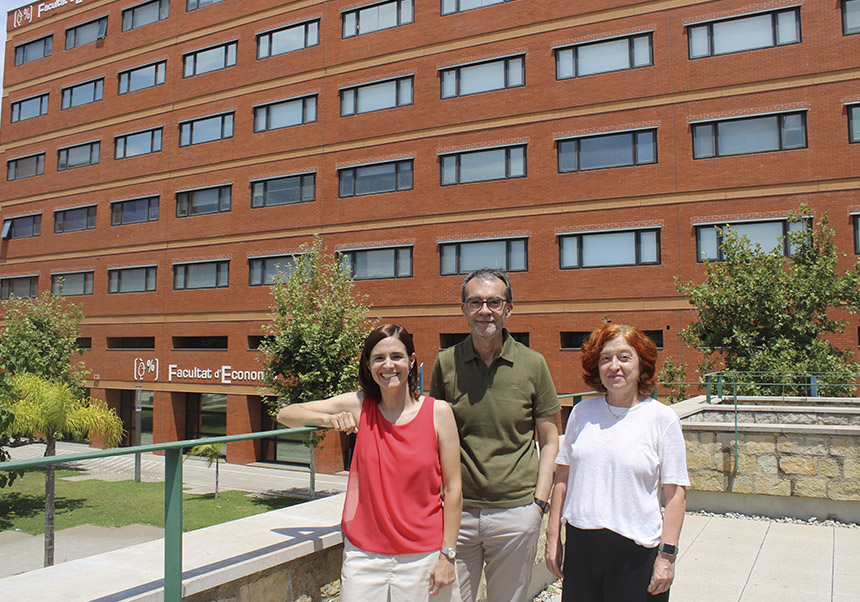 D'esquerra a dreta: Leticia Castaño, José E. Farinós i Ana M. Ibáñez.