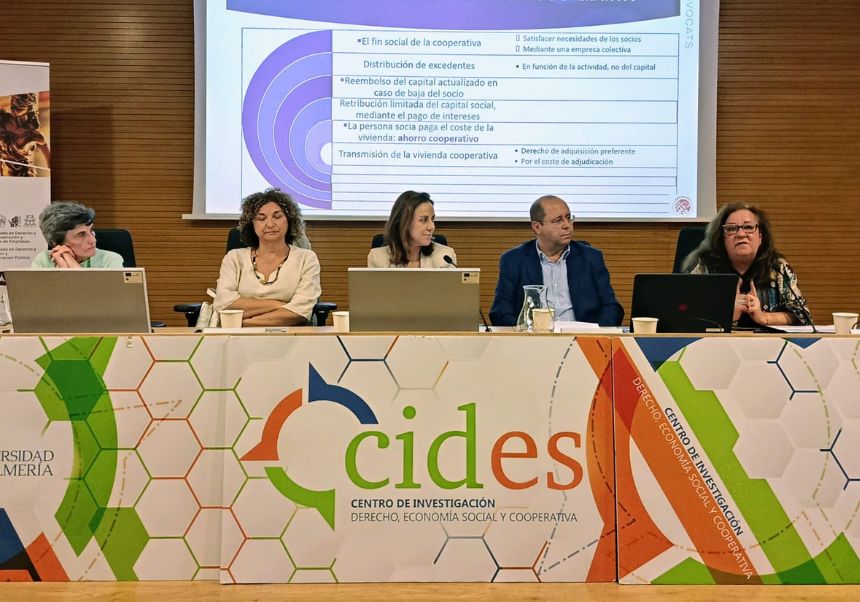 The co-director of Aula Empresocial takes part in the conference “Housing and Social Economy” held at the University of Almería
