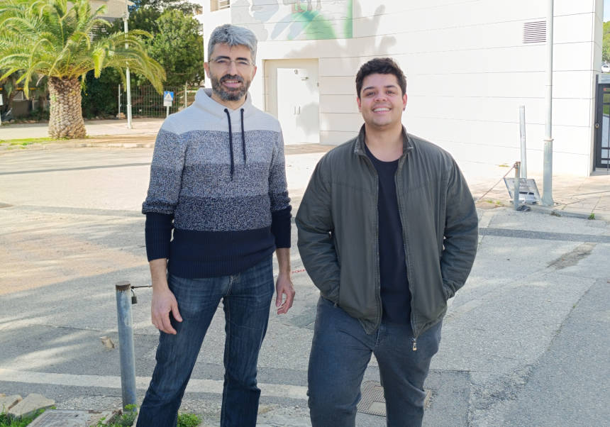 Los investigadores de la UV David Santamaría (izquierda) y Botan-Neto.