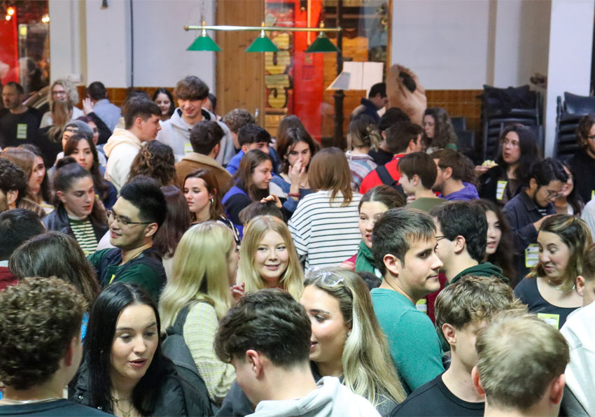 event image:People exchanging languages in the event.