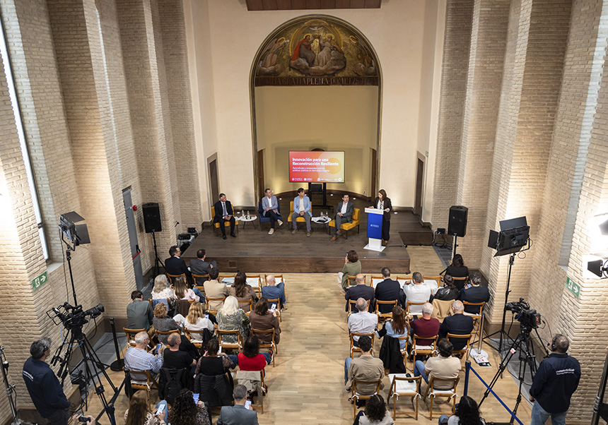 Taula de debat entre representants dels ajuntaments - imatge 0