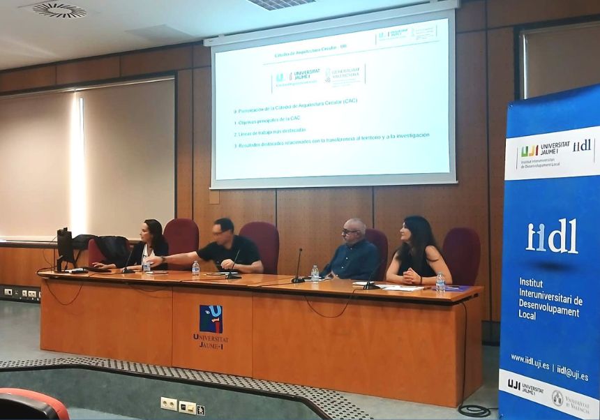 Joan del Alcázar during the session.