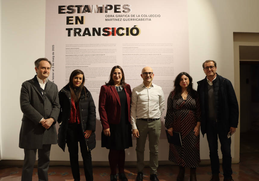 Autoridades universitarias y municipales, en el acto inaugural de la exposición. FOTO: Ayuntamiento de Alaquàs.