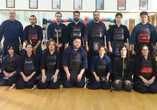 L'equip de kendo de la Universitat.