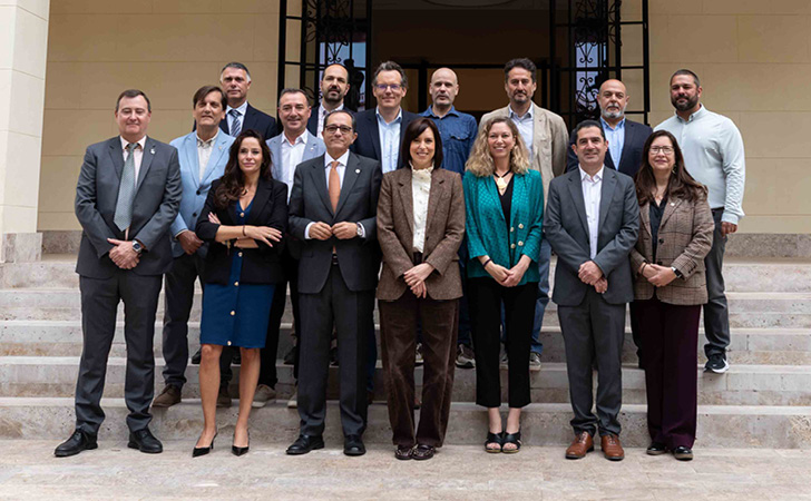 Foto de familia del acto