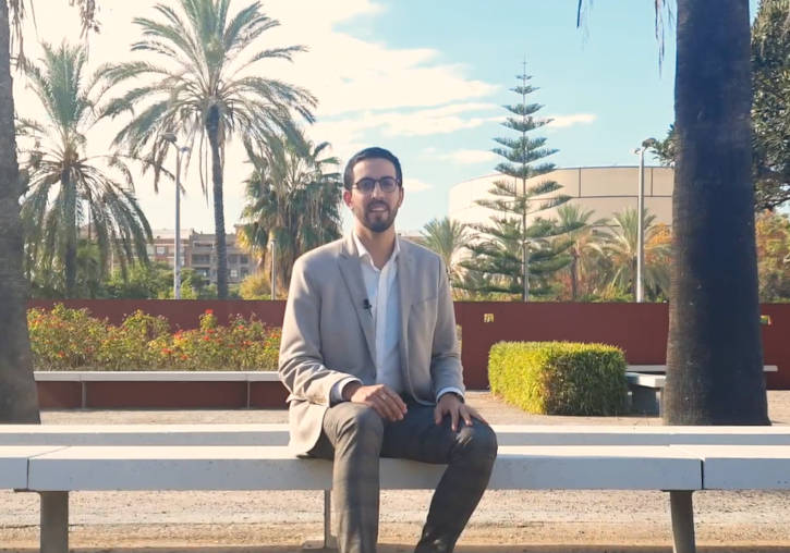 Daniel Vicente, egresado del doble grado en Derecho y Ciencias Políticas y de la Administración Pública de la Universitat de València.