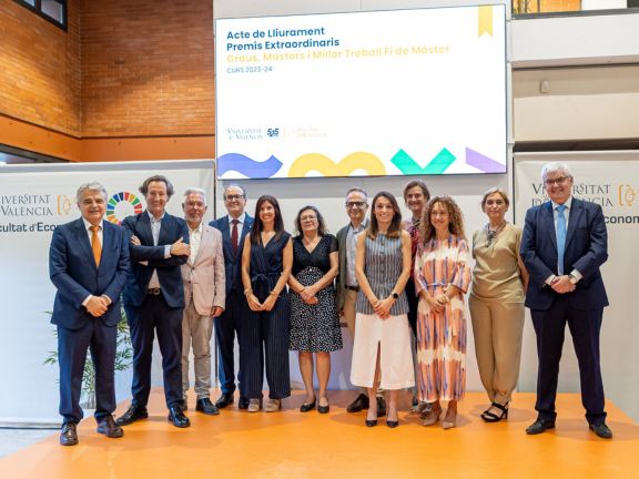 Entrega de los Premios Extraordinarios y Mejores Expedientes de Grado y Másteres - imatge 0