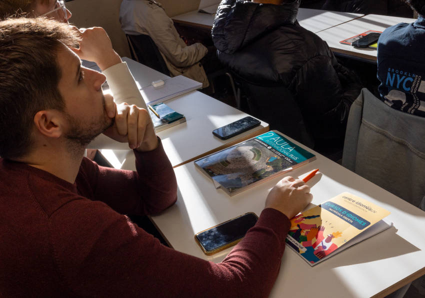 Imatge del esdeveniment:Imatge gràfica dels Cursos d'Idiomes del segon quadrimestre del curs 2025-2026.