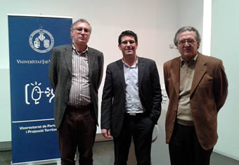 Asistentes a la inauguración de la Universitat d'Hivern d'Ontinyent.