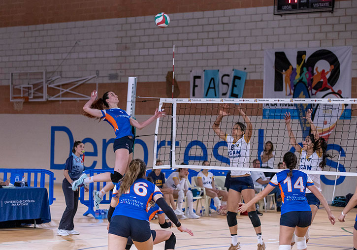 Equipo de voleibol de la UV.