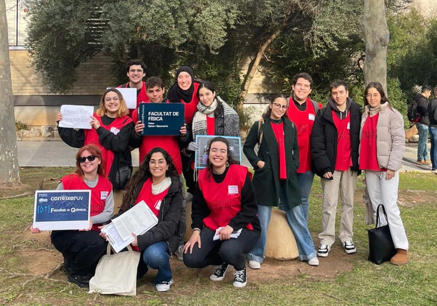 Grup d'estudiants-guia en l'edició 2023