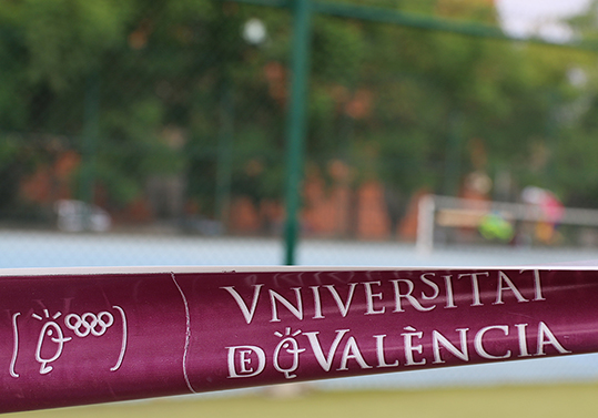 Cartell Universitat de València amb el logo del Servei d'Esports
