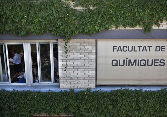 Façana de la Facultat de Química.