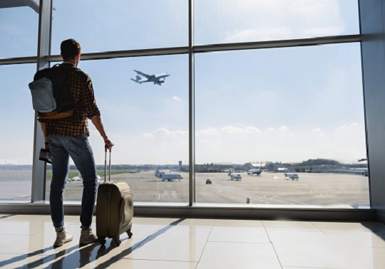 Estudiante en el aeropuerto