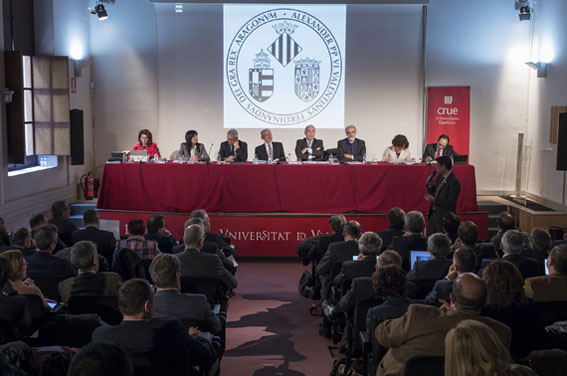 Imatge de l'Aula Magna de la Universitat durant la celebració de l'Assemblea de la Crue.