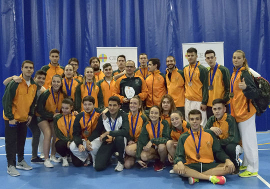 L'equip de karate de la Universitat de València.