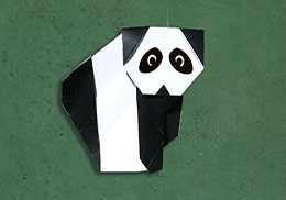 Panda amb paper plegat