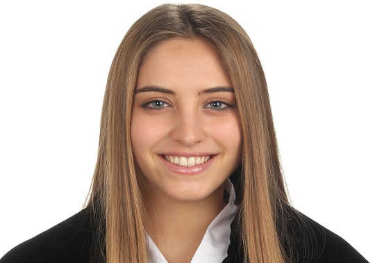 Patricia Ripoll Martínez, Graduada en Negocios Internacionales, recibe el premio Capitanía General de Valencia