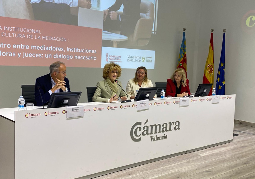 Silvia Barona dirigeix la Trobada entre mediadors, institucions de mediació i àrbitres