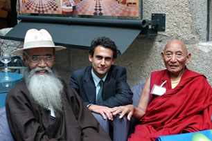 José Elías Esteve, con Palden Gyatsoy y Takna Jigme Sangpo, dos héroes nacionales tibetanos.
