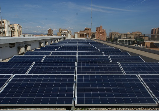 Paneles solares de la Facultat de Psicología