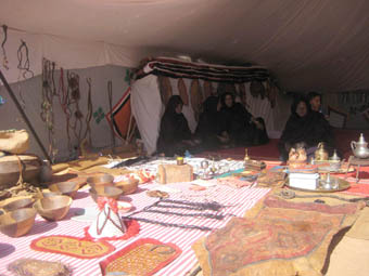 Un grup de dones, al campament sahrauí.