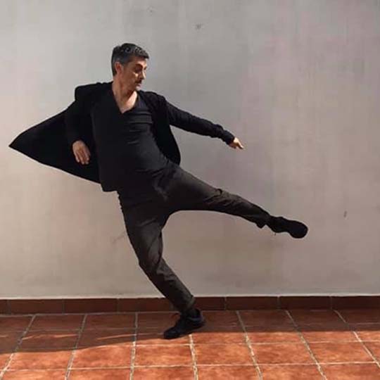 Toni Aparici dancing