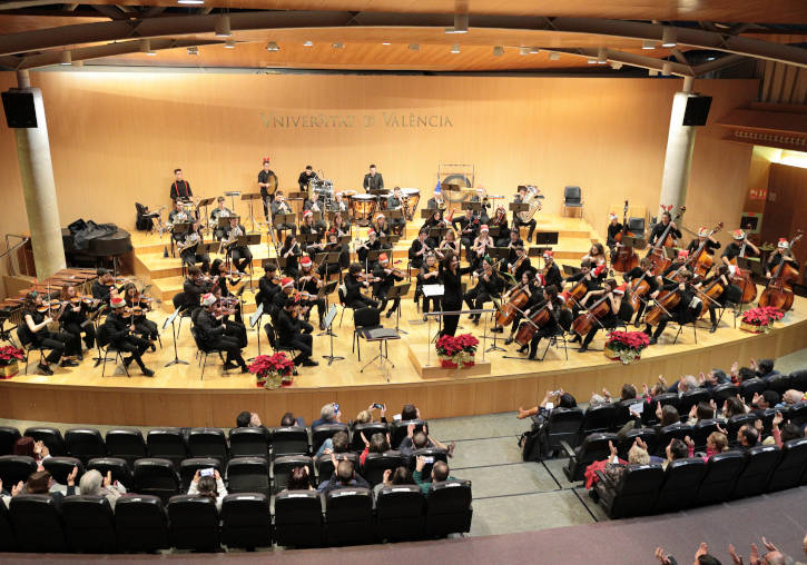 Concierto de Navidad de la Orquestra Filharmònica UV en la Charles Darwin del Campus de Burjassot.